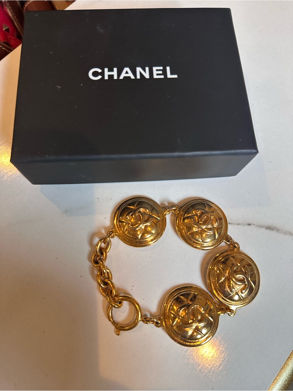 Auth Chanel Round Matelasse
Coco Mark Gold Bracelet W/Box